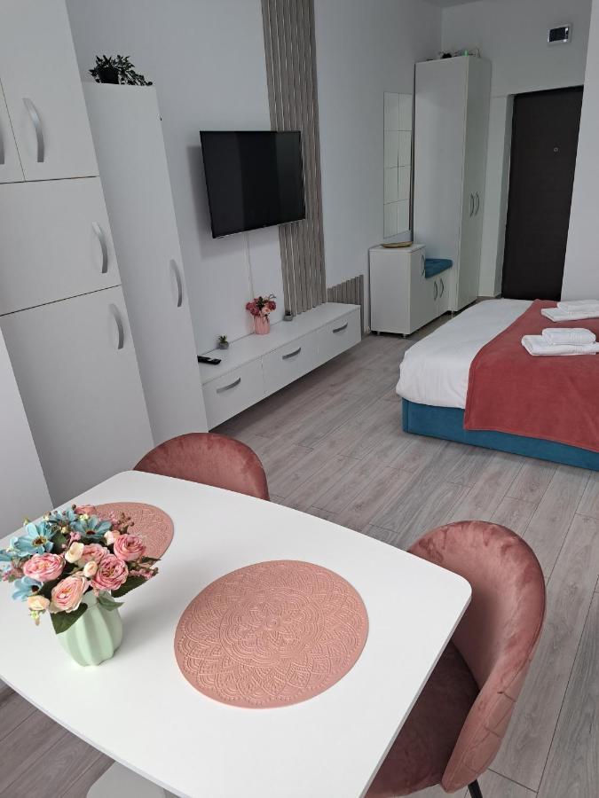Amda Studio Onesti Dış mekan fotoğraf
